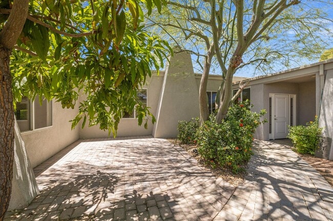 Building Photo - 74085 Mockingbird Trail