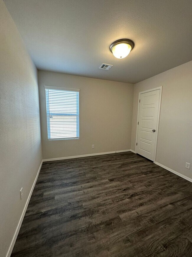 Building Photo - *Pre-leasing* Four Bedroom | Two Bath Home...