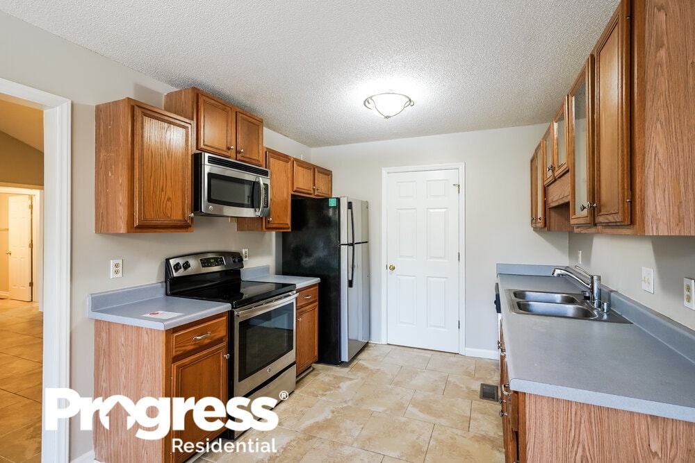 Building Photo - 206 Sierra Dr