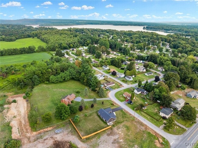 Building Photo - 6251 Meadow Dr