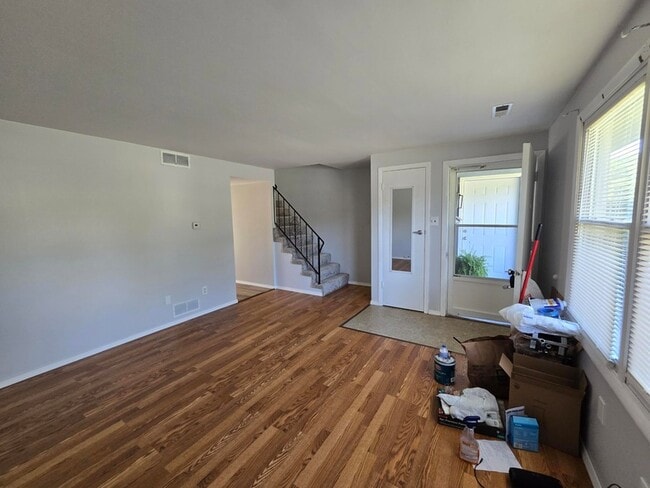 Building Photo - 501 W Farragut St