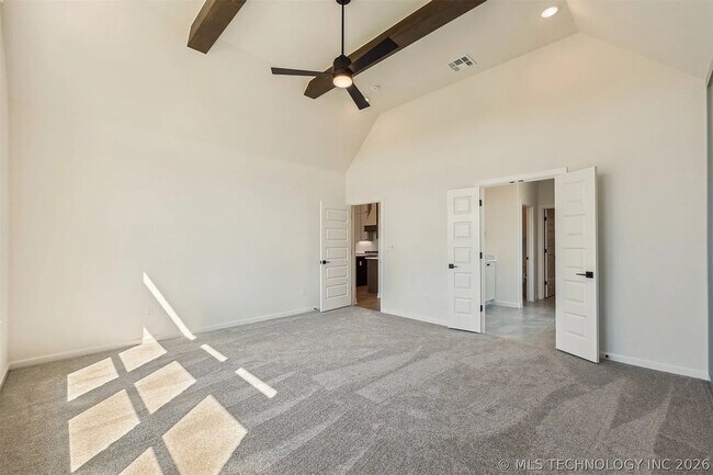 Building Photo - 5 Bed | 4 Bath House