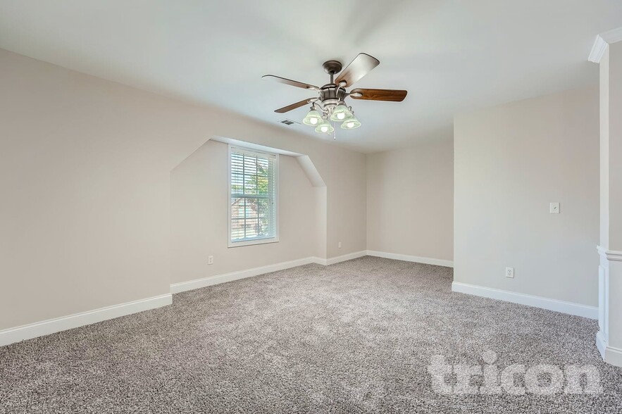 Building Photo - 7942 Hawks Nest Trail