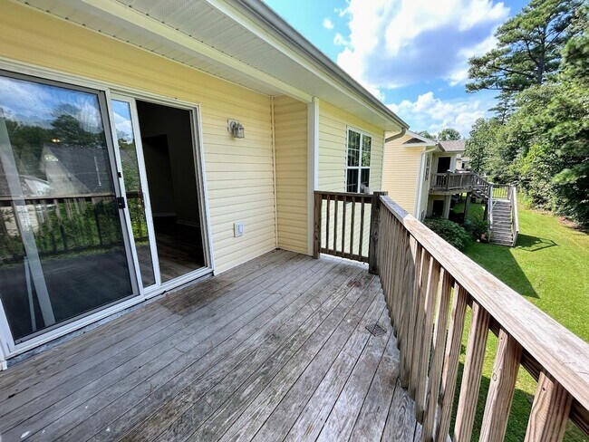 Building Photo - 2BR Condo in Holton Place – Pool, Porch, a...