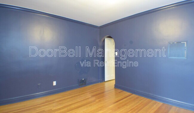 Building Photo - 255 E 27th Pl