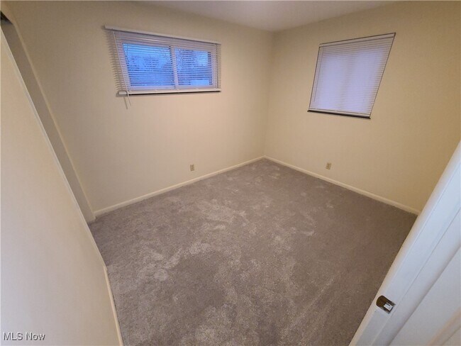 Building Photo - 476 Graham Rd