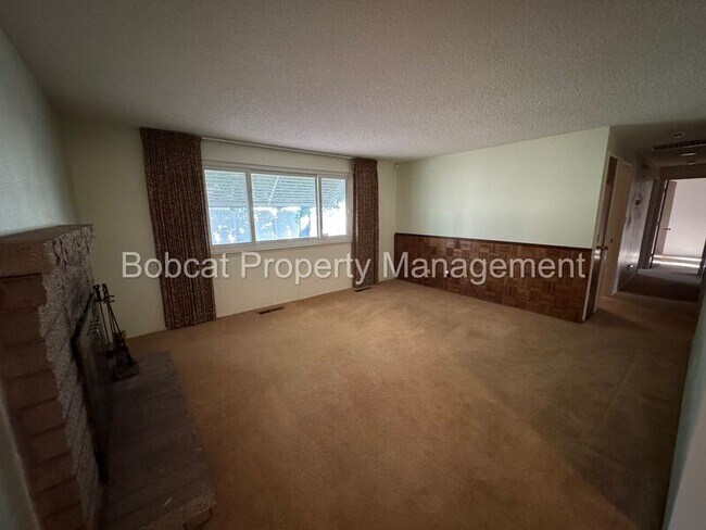 Building Photo - 1316 Stanford Dr