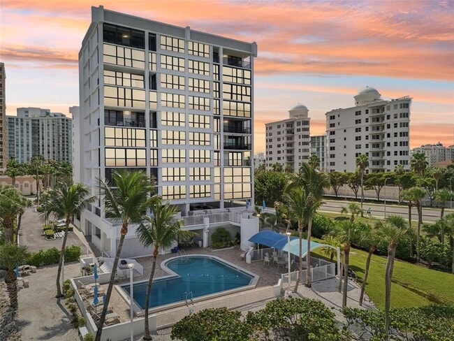 Building Photo - 11 Sunset Dr