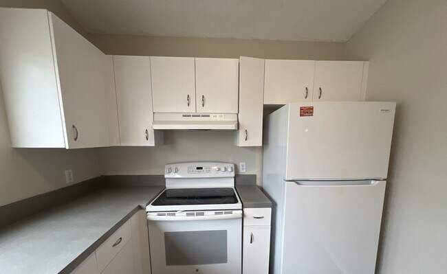 Building Photo - 319 Oak Track Dr