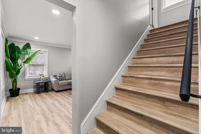 Building Photo - 10530 Scaggsville Rd