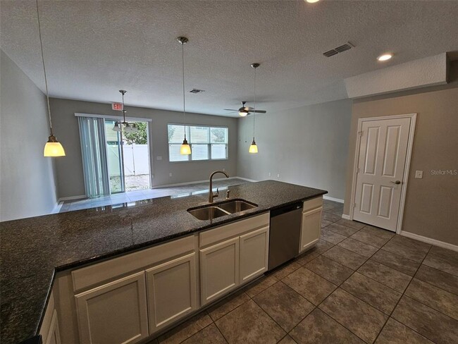Building Photo - 5128 Crown Hvn Dr