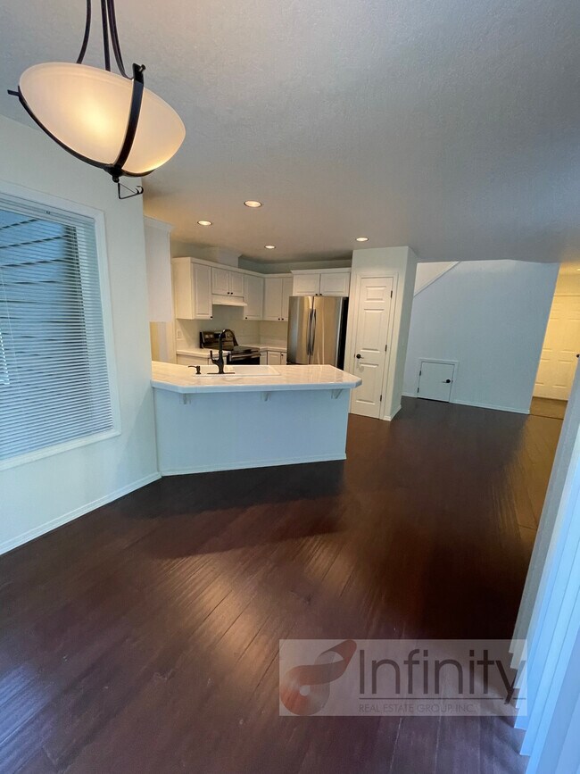 Building Photo - 23984 SW Shady Grove Dr