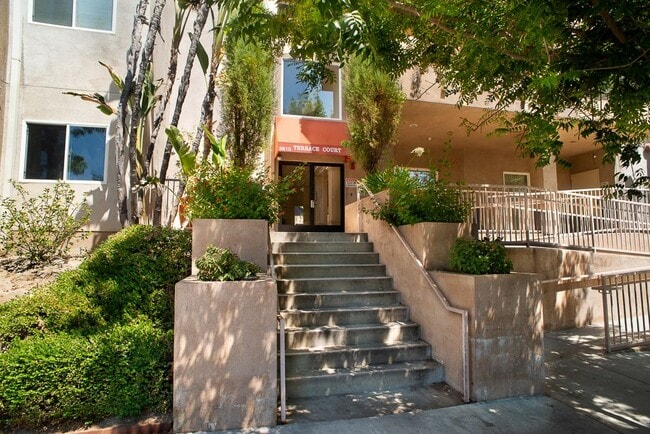 Building Photo - 9610 Zelzah Ave