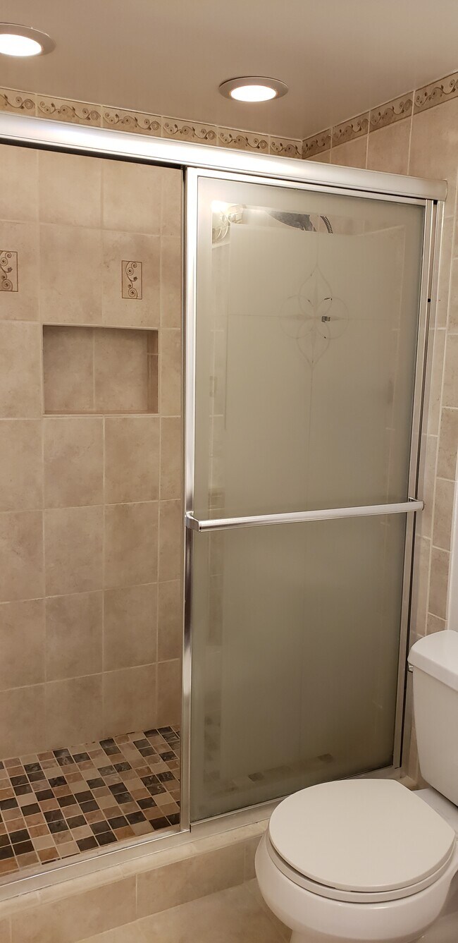 Master Bath - 6301 Stevenson Ave