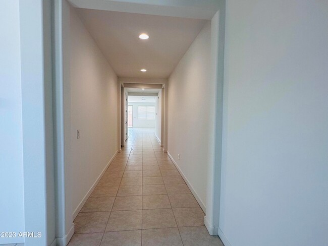 Building Photo - 9329 W Encinas Ln