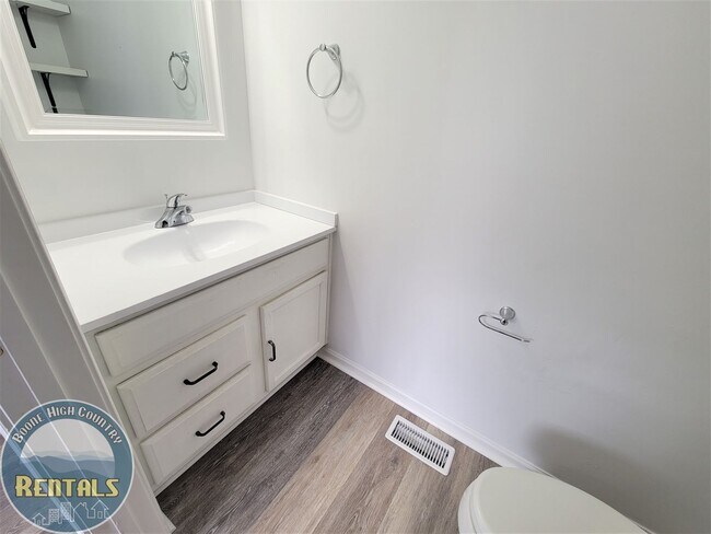 Building Photo - 186 Grandfather Farms Rd