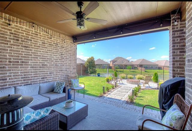Building Photo - 4055 Ellinger Dr