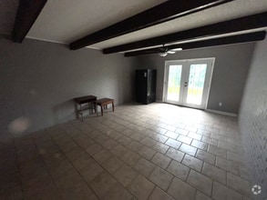 Building Photo - Newly renovated! 2 bedroom 1 bath townhous...