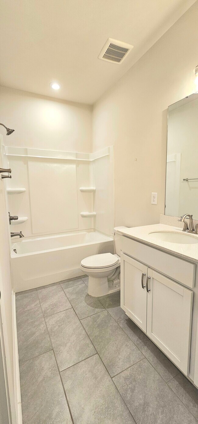 Building Photo - 904 Kinsey Aly