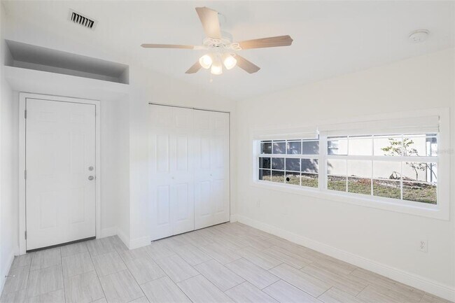 Building Photo - 350 N Phelps Ave