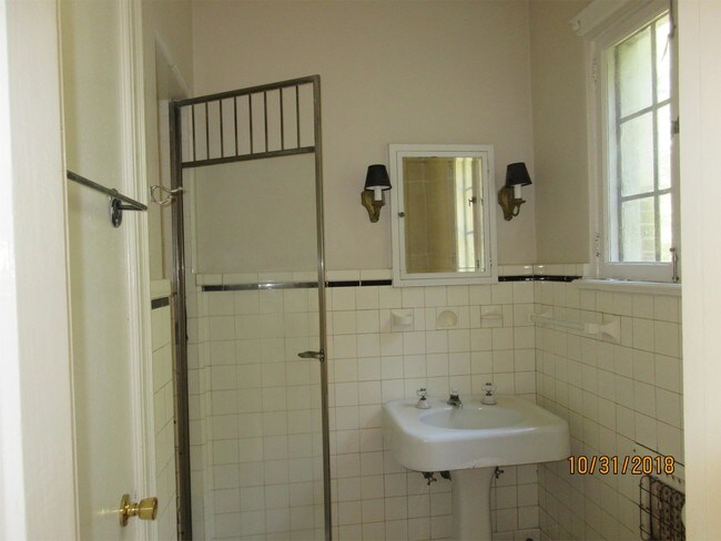 Building Photo - 70 N Monterey St