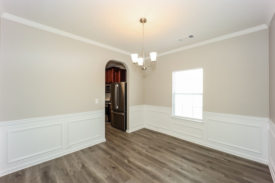 Building Photo - 6109 Hemperly Rd