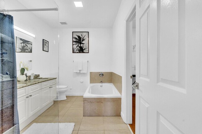 Building Photo - Fully Furnished Townhome in East Hollywood!