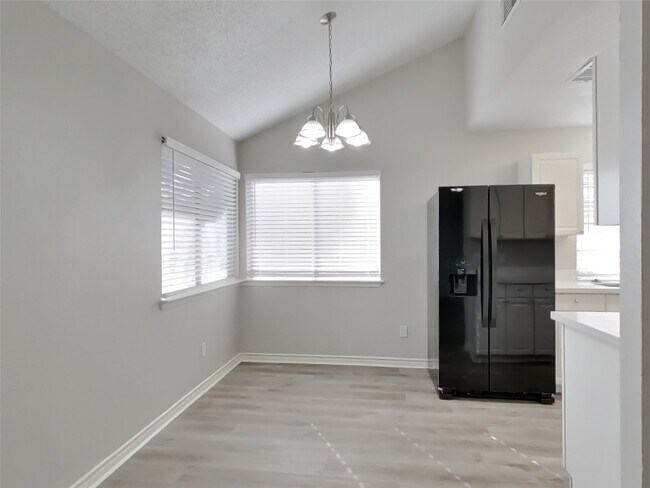 Building Photo - 2214 Townhall Ln