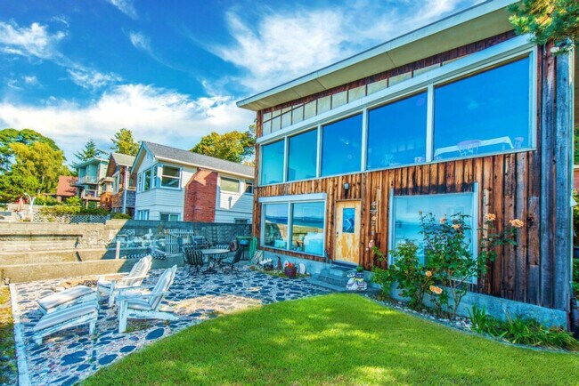 Building Photo - 4905-B Southwest Othello Street-SI ID1271726P