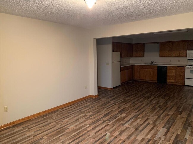 Building Photo - 1625 Stieger Lake Ln