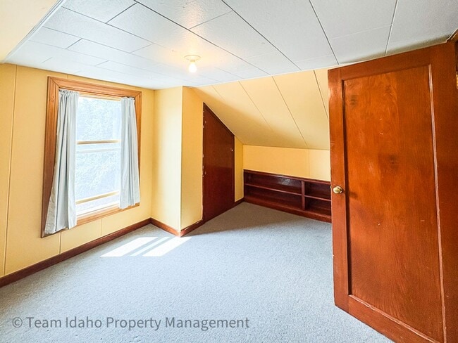 Building Photo - 1203 S Logan St