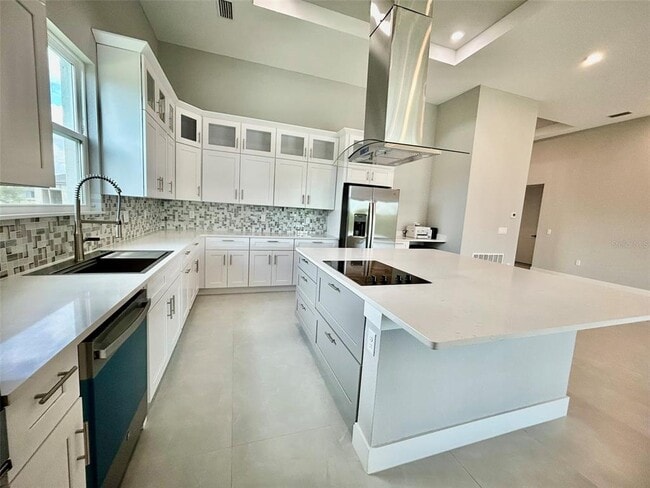Building Photo - 15109 Aquarius Cir