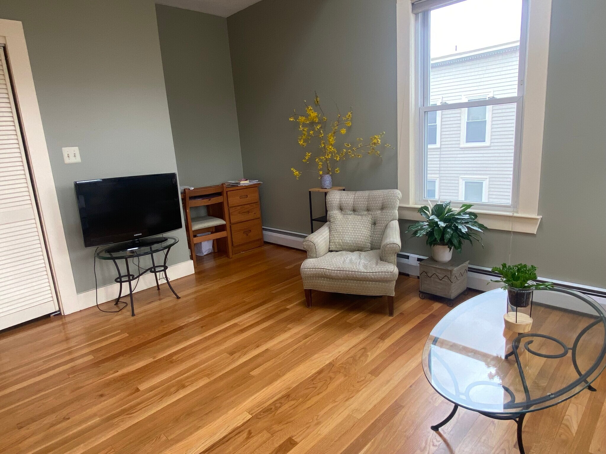 Building Photo - 258 Hampshire St