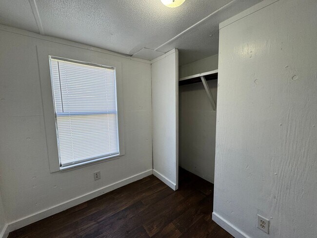 Building Photo - 2 Bedroom / 1 Bath Single wide for Rent – Irvin St, Live Oak, FL