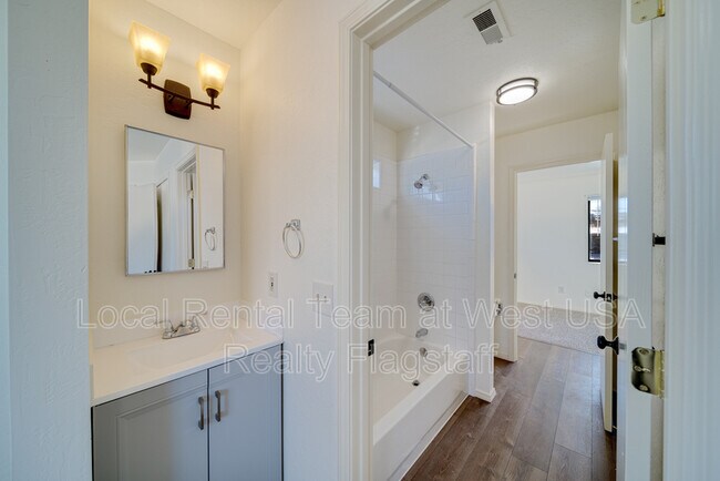 Building Photo - 55 S Pinegrove Rd