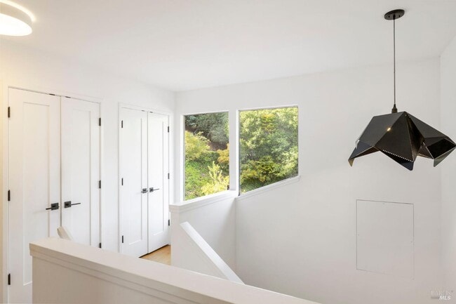 Building Photo - 48 Junipero Serra Ave