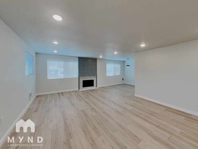 Building Photo - 4729 Delridge Wy SW