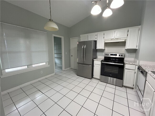 Building Photo - 137 Ropemaker Ln