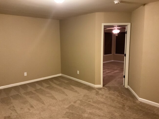 Building Photo - Price Reduction. Chelsea Park!!!  4 Bedroo...