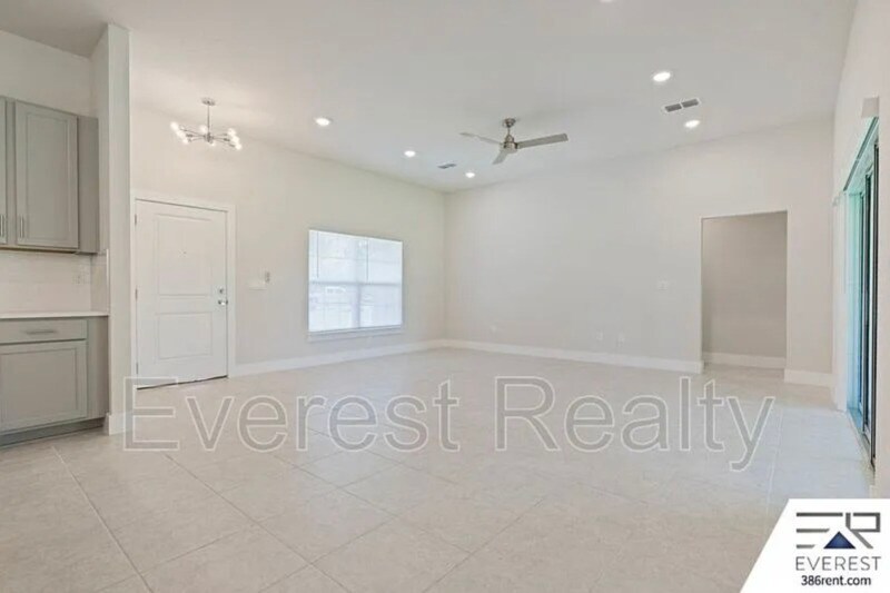 Building Photo - 9 Buffalo Grove Pl