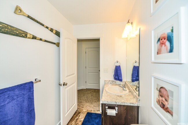 Building Photo - 15030 Gallant Dr