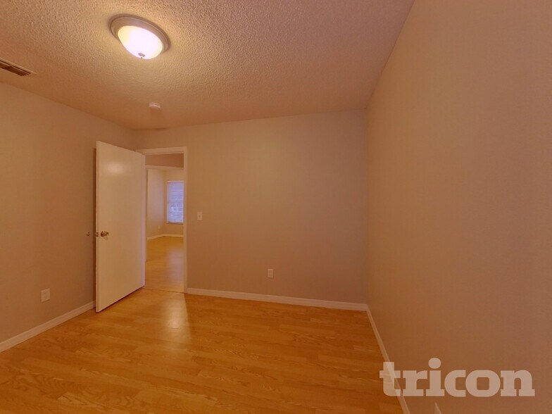 Building Photo - 528 Nevada Loop Rd