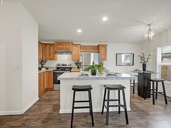 Building Photo - 2-Bedroom 1-Bathroom home in Springfield