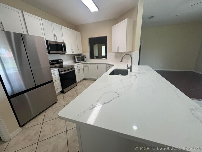 Building Photo - 981 NW Tuscany Dr