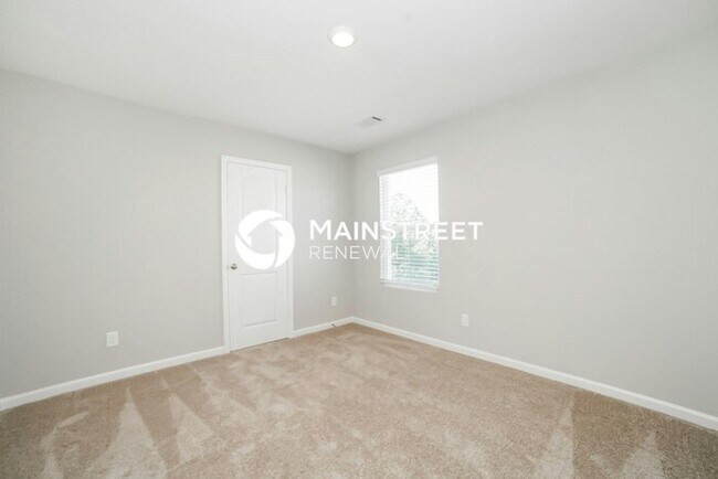Building Photo - 4 Bedroom Pet-Friendly Home in Villa Rica,...