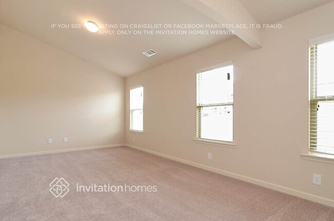 Building Photo - 3680 Brookhollow Dr