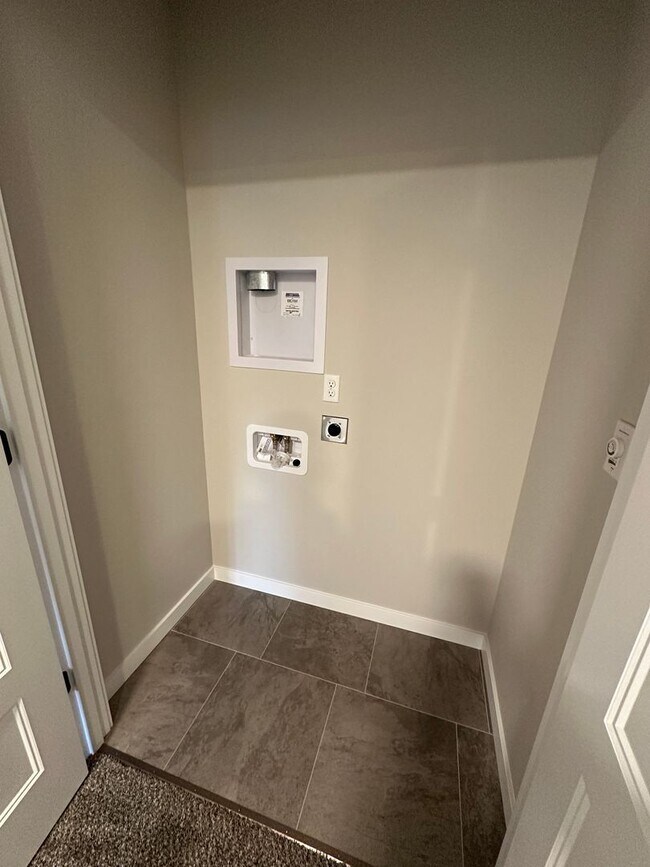 Building Photo - 1816 chipman St SE