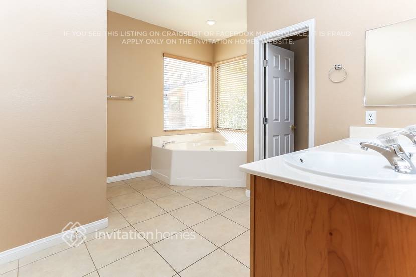 Building Photo - 9025 Barnwell Ave