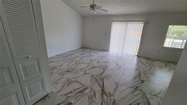 Building Photo - 3048 Bonkirk Dr