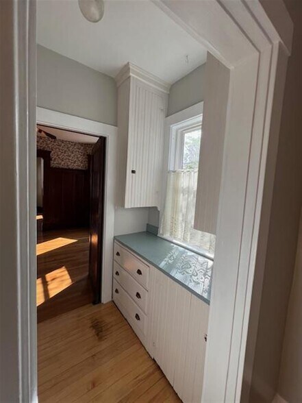 Building Photo - 76 Powder House Blvd